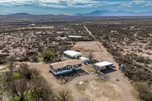 1886 E Robins Roost Trail, Huachuca City, AZ 85616 - Photo 4