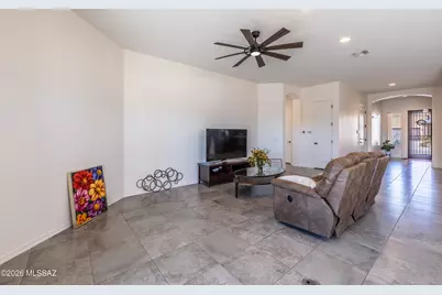 8881 E Wright School Loop, Tucson, AZ 85715 - Photo 14