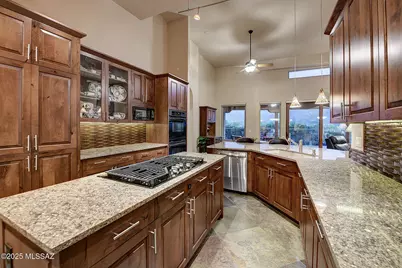 11158 N Pusch Ridge Vistas Drive, Oro Valley, AZ 85737 - Photo 8