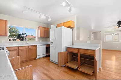 8194 N Iron Ridge Drive, Tucson, AZ 85743 - Photo 30