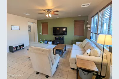 724 W Calle Capotasto, Sahuarita, AZ 85629 - Photo 4