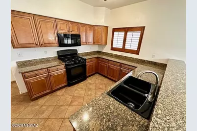 8229 W Zlacket Drive, Tucson, AZ 85757 - Photo 10