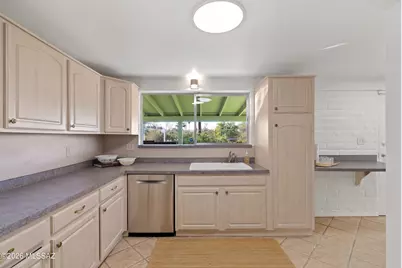 7140 N Edgewood Place, Tucson, AZ 85704 - Photo 8