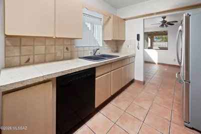 8509 E Louise Drive, Tucson, AZ 85730 - Photo 14