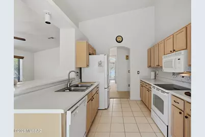 3671 W Meadow Briar Drive, Tucson, AZ 85741 - Photo 18