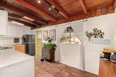 5511 E Helen Street, Tucson, AZ 85712 - Photo 6