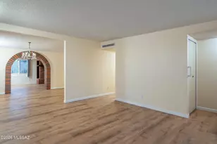 1821 S Rocky Mountain Dr, Tucson, AZ 85710 - Photo 4