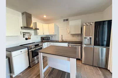 8271 E Kenyon Drive, Tucson, AZ 85710 - Photo 10