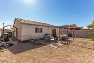2595 E Warwick Castle Ln, Tucson, AZ 85706 - Photo 20