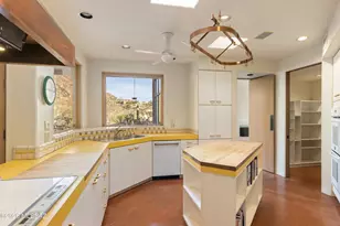 7001 N Ina Pl, Tucson, AZ 85718 - Photo 32