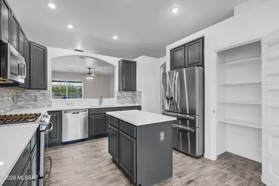 1252 S Desert Vista Drive, Tucson, AZ 85748 - Photo 16