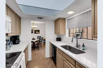 10083 N Valle Del Oro Drive, Oro Valley, AZ 85737 - Photo 12