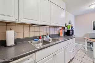 6332 N Barcelona Ln, Tucson, AZ 85704 - Photo 8