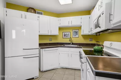 6655 N Canyon Crest Drive #4222, Tucson, AZ 85750 - Photo 10