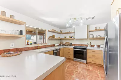 669 W Cholla Crest Drive, Green Valley, AZ 85614 - Photo 12