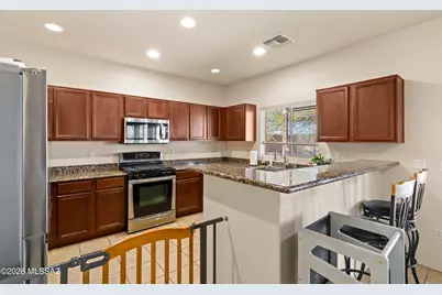 1006 S Limestone Street, Benson, AZ 85602 - Photo 2