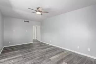 2033 S Augusta Pl, Tucson, AZ 85710 - Photo 16
