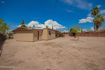 2033 S Augusta Place, Tucson, AZ 85710 - Photo 26