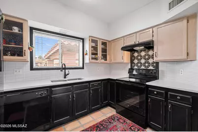 3863 S Calle Del Escudo, Green Valley, AZ 85622 - Photo 10