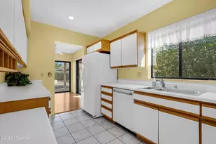 64510 E Canyon Shadows Ln, Tucson, AZ 85739 - Photo 16