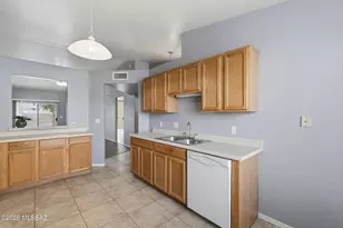 7848 E 35th St, Tucson, AZ 85710 - Photo 8