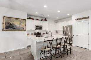 829 N Broken Hills Dr, Green Valley, AZ 85614 - Photo 8