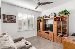 829 N Broken Hills Dr, Green Valley, AZ 85614 - Photo 10