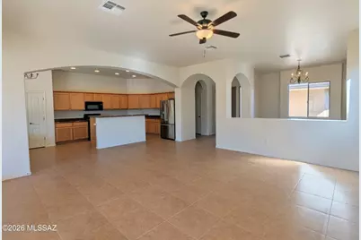 2033 W Acacia Bluffs Drive, Green Valley, AZ 85622 - Photo 4