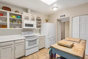 392 W Rio-Altar, Green Valley, AZ 85614 - Photo 12