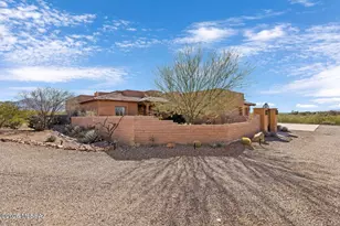587 E Corte Pasadera COBRIZO, Green Valley, AZ 85614 - Photo 2