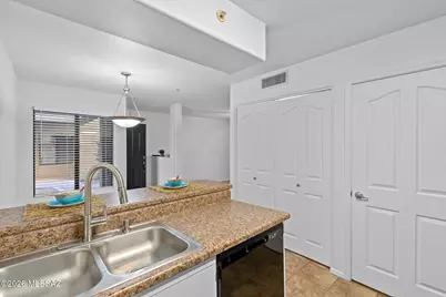 5751 N Kolb Road #33102, Tucson, AZ 85750 - Photo 10