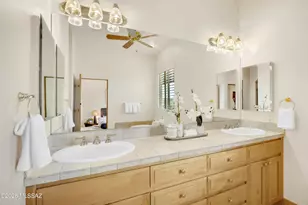 641 W Silver Eagle Ct, Oro Valley, AZ 85755 - Photo 32