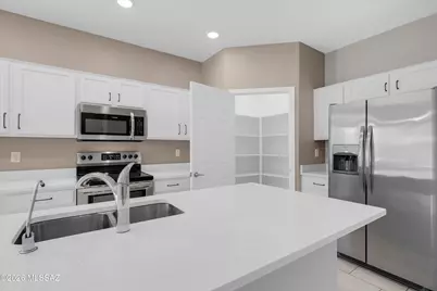 12451 W Reyher Farms Loop, Marana, AZ 85653 - Photo 6