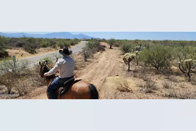 5031 Helmet Peak Road, Sahuarita, AZ 85629 - Photo 4