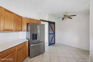 8911 E Fairway Groves Dr, Tucson, AZ 85730 - Photo 10