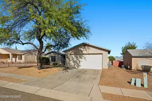 8911 E Fairway Groves Dr, Tucson, AZ 85730 - Photo 2