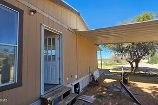 7983 N Team Roper Rd, Tucson, AZ 85743 - Photo 2