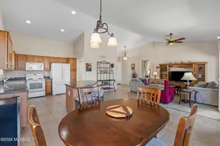 971 N Desert Deer Ps, Green Valley, AZ 85614 - Photo 8