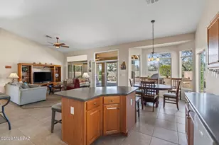 971 N Desert Deer Ps, Green Valley, AZ 85614 - Photo 10