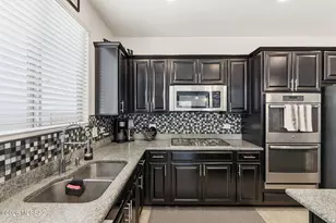 9526 S Quiet Dove Dr, Tucson, AZ 85747 - Photo 14