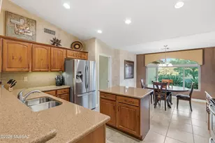 2502 E Glen Canyon Rd, Green Valley, AZ 85614 - Photo 14