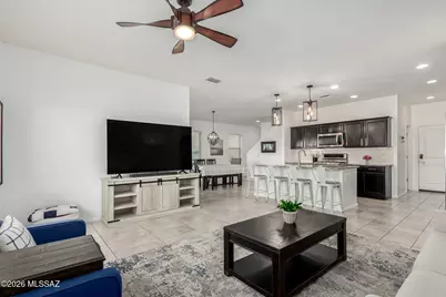 911 E Prairie Field Lane, Sahuarita, AZ 85629 - Photo 2