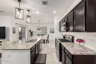 911 E Prairie Field Ln, Sahuarita, AZ 85629 - Photo 10