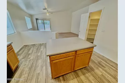 6070 N Panorama Park Drive, Tucson, AZ 85704 - Photo 12