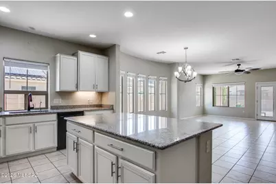 8803 W Saguaro Moon Road, Marana, AZ 85653 - Photo 12