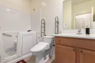 852 E Bottomlands Ln, Sahuarita, AZ 85629 - Photo 20