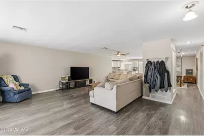 9148 E Bellevue Street, Tucson, AZ 85715 - Photo 10