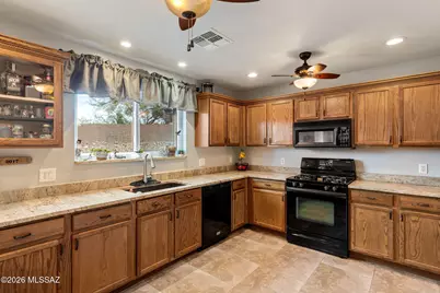 13423 E Almond Crest Drive, Vail, AZ 85641 - Photo 12