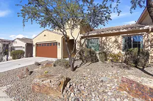 954 N Broken Hills Dr, Green Valley, AZ 85614 - Photo 6
