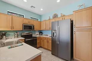 306 N Cape Royal Dr, Green Valley, AZ 85614 - Photo 10